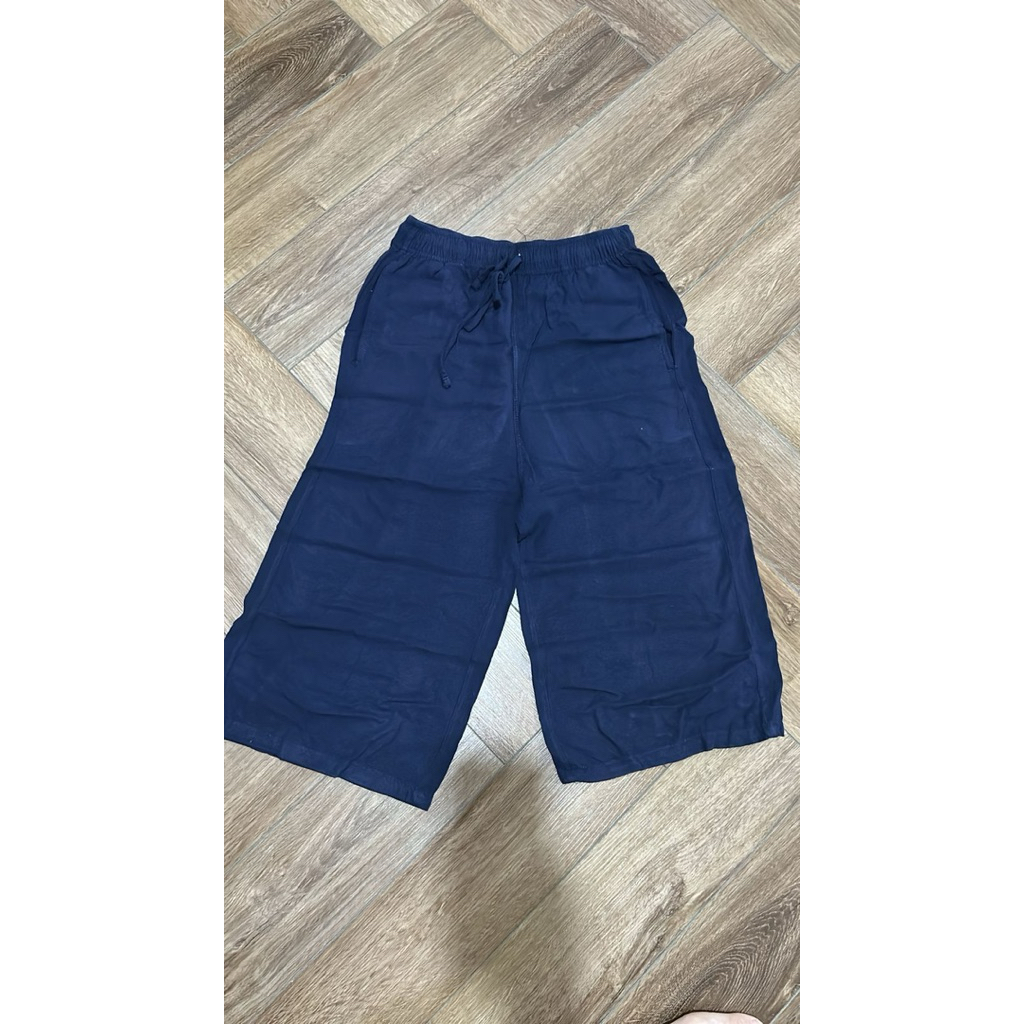 PRELOVED no defect celana midi Uniqlo size M