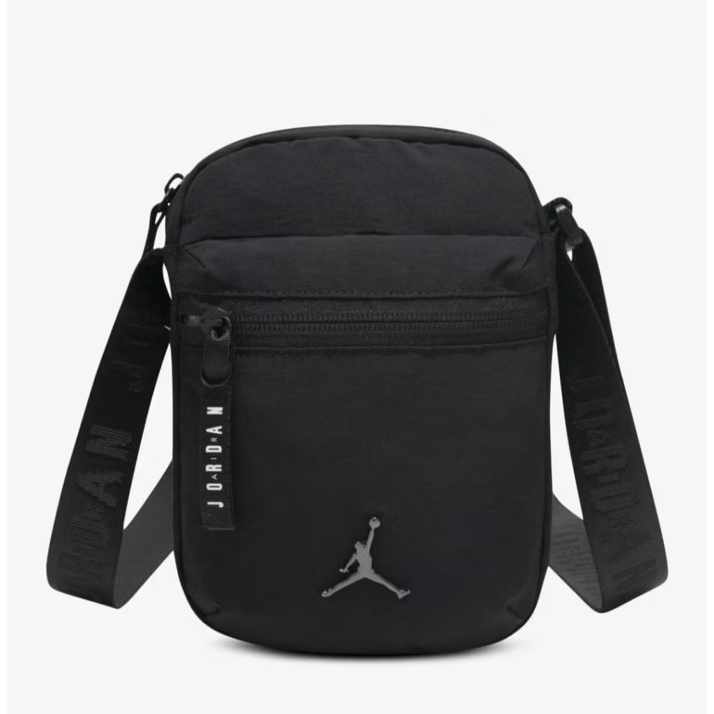 Sling bag Jordan hitam original , new with taq