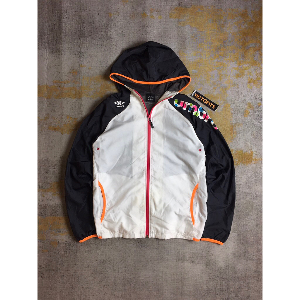 Jaket Windbreaker Umbro