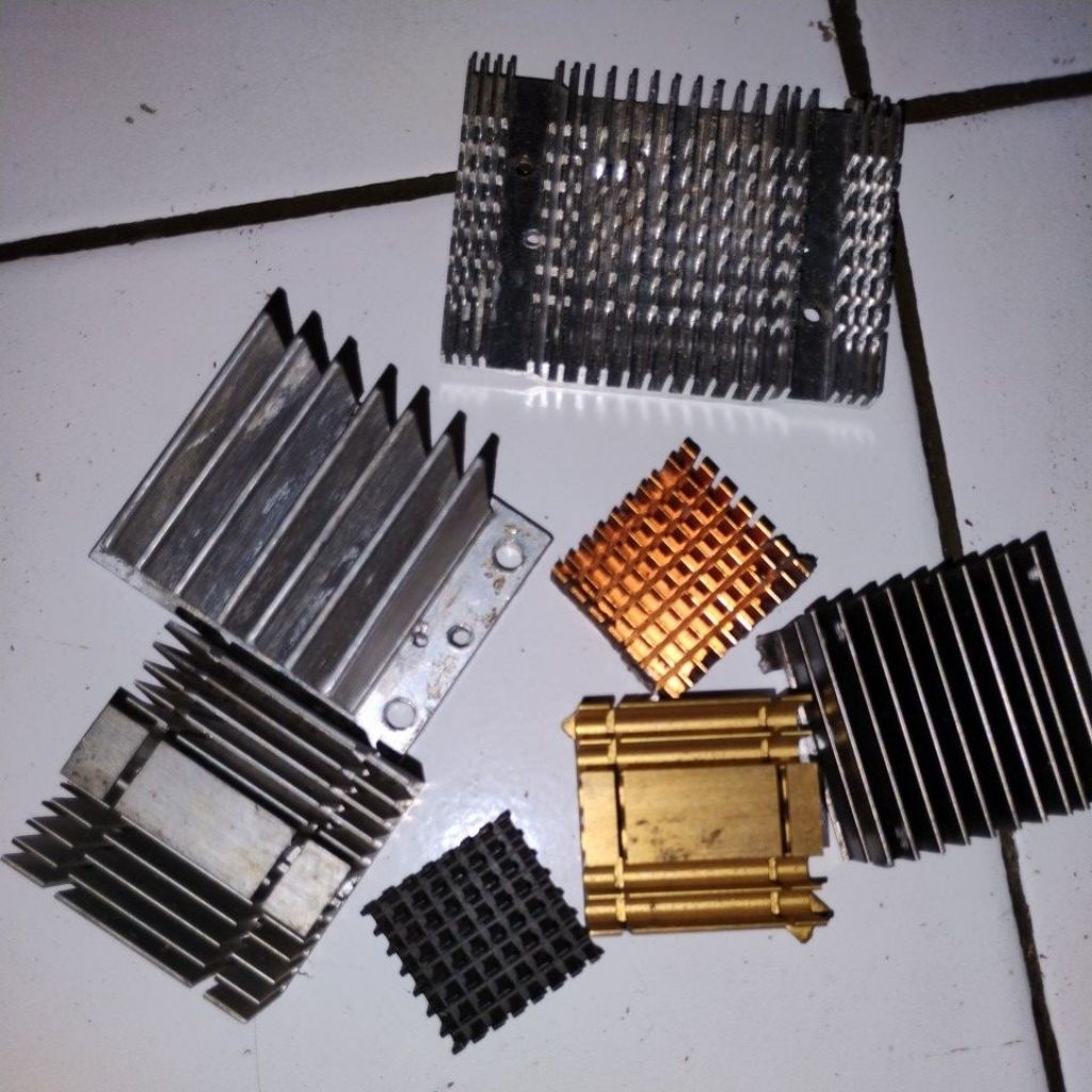 BERBAGAI HEATSINK KECIL kondisi bekas