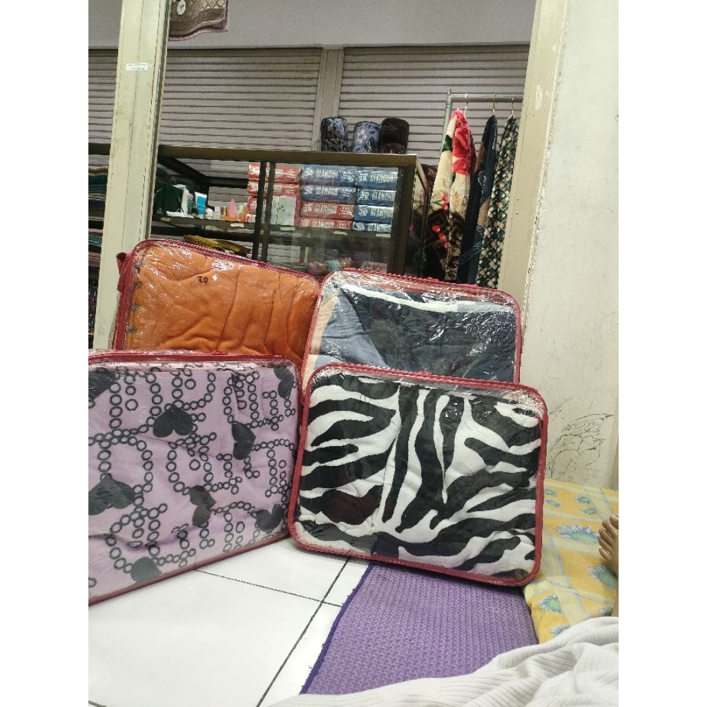 Selimut jumbo  tebal 200x230