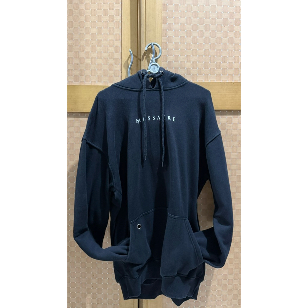 Beholder Pullover Hoodie Massacre Black