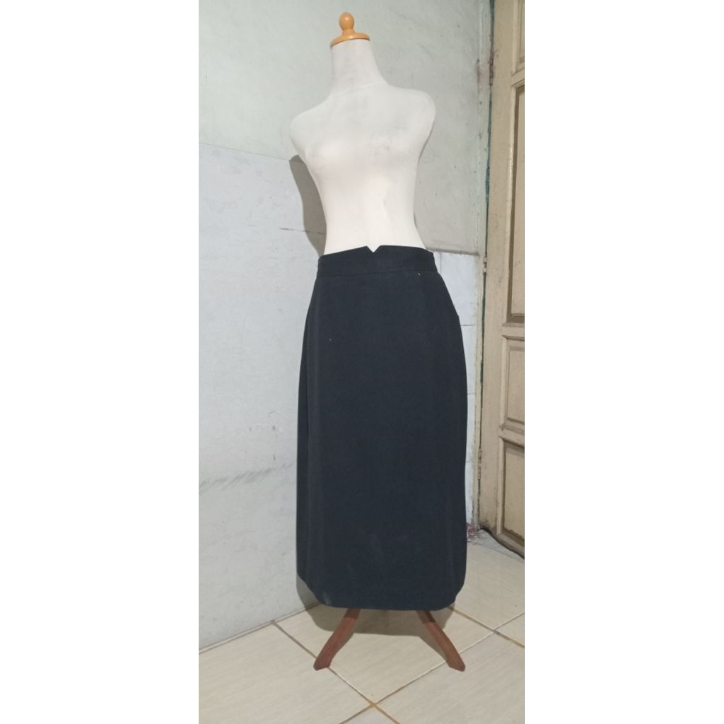 Rok Panjang Hitam Kain Pamatek Bekas Pakaian Preloved