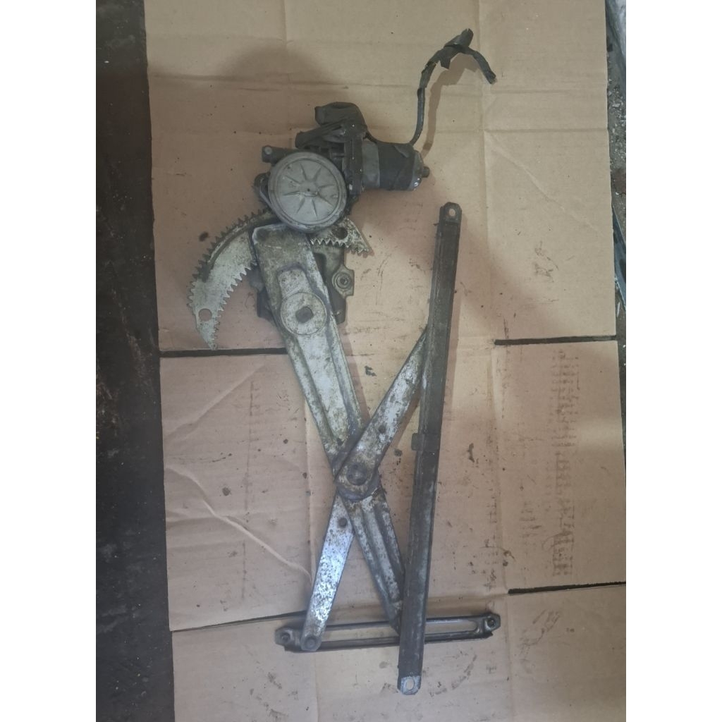 motor dinamo regulator power window pintu depan kanan corolla twincam ae92 87-92