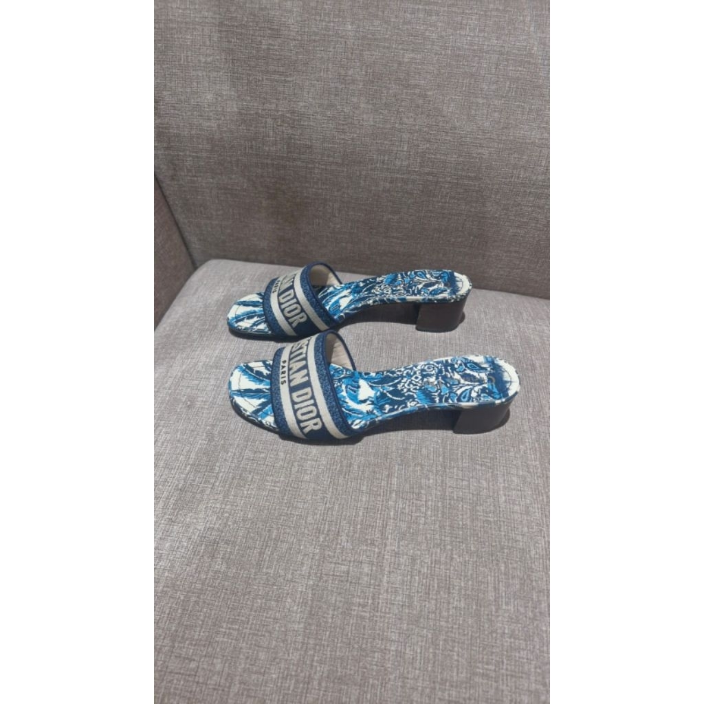 Christian Dior Dway Heeled Blue Size Size 38,5 Insole 24,5 cm