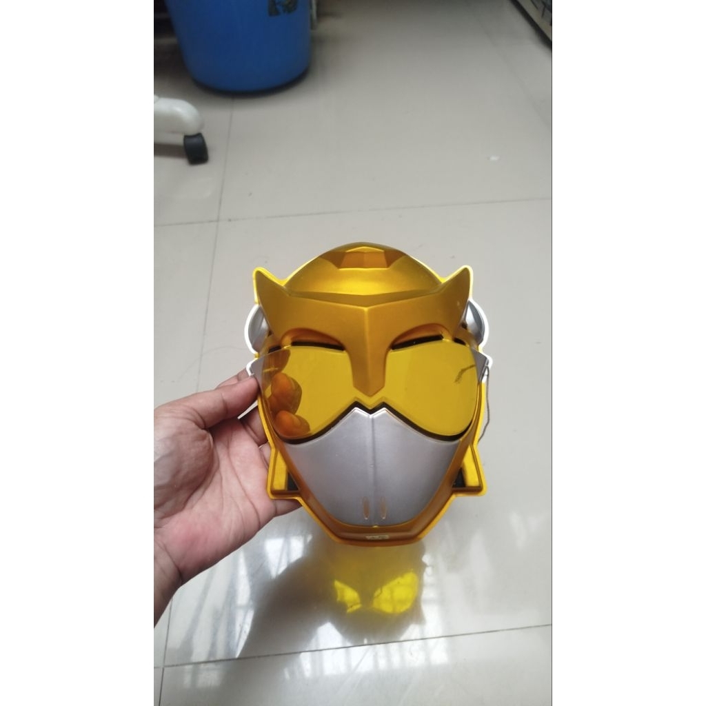 Topeng Beet Buster mask from Tokumei Sentai Go-Busters Power Rangers