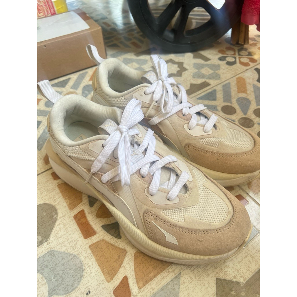 preloved puma running shoes