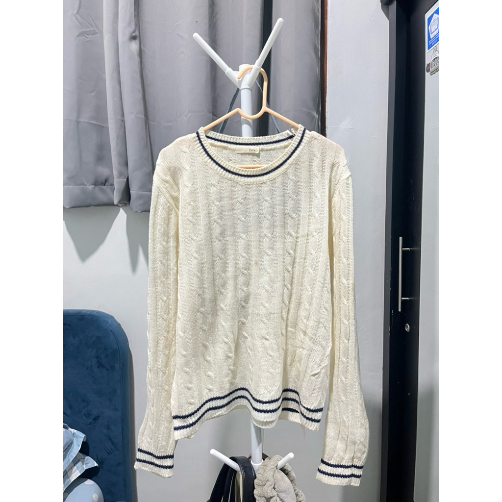 (PRELOVED) Crewneck Cable Knit Broken White