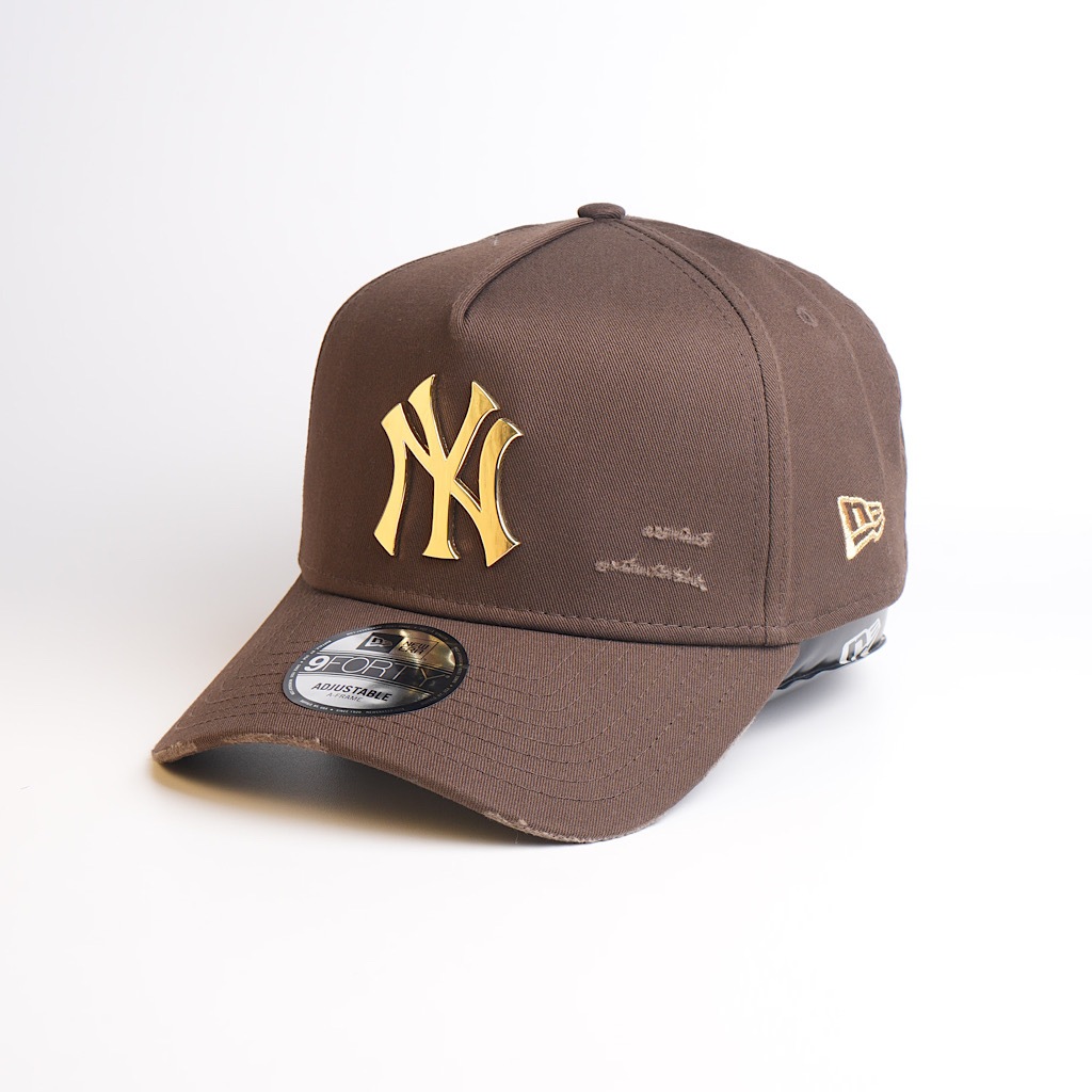 topi new era original new york yankees brown metal logo gold