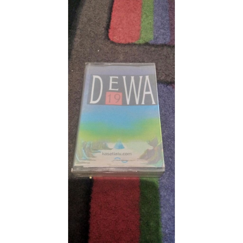 kaset tanpa cover Dewa 19