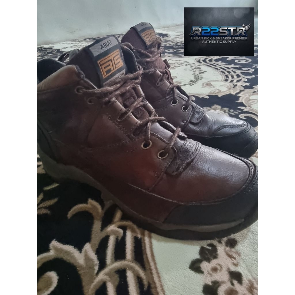 ARIAT TERRAIN HIKING