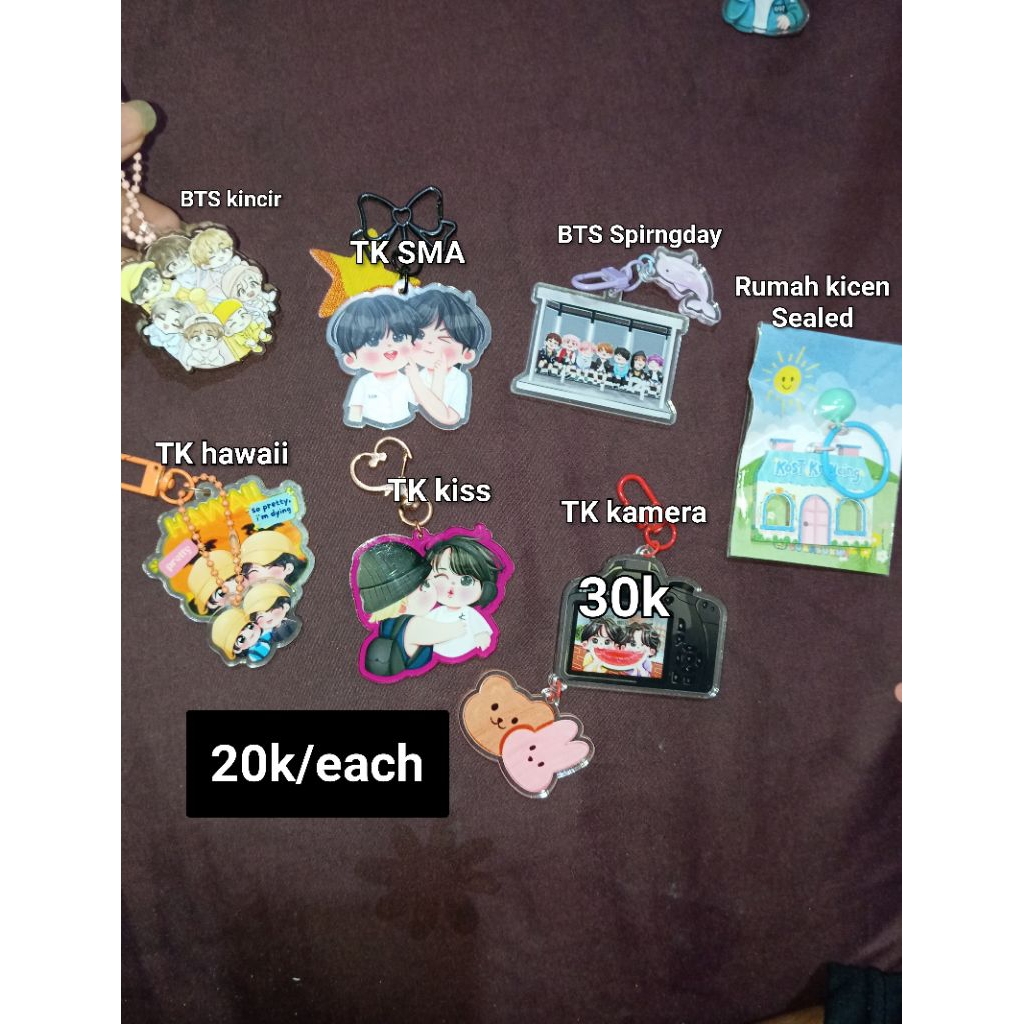 KEYCHAIN PRELOVED JUNGKOOK TAEHYUNG TAEKOOK BTS