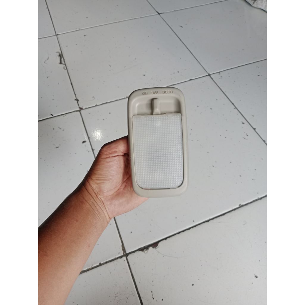 lampu plafon Toyota bekas original