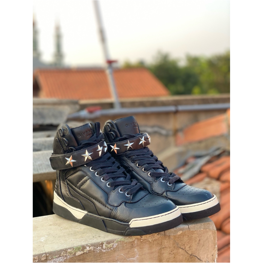 GIVENCHY TYSON HIGH STAR “BLACK” 36