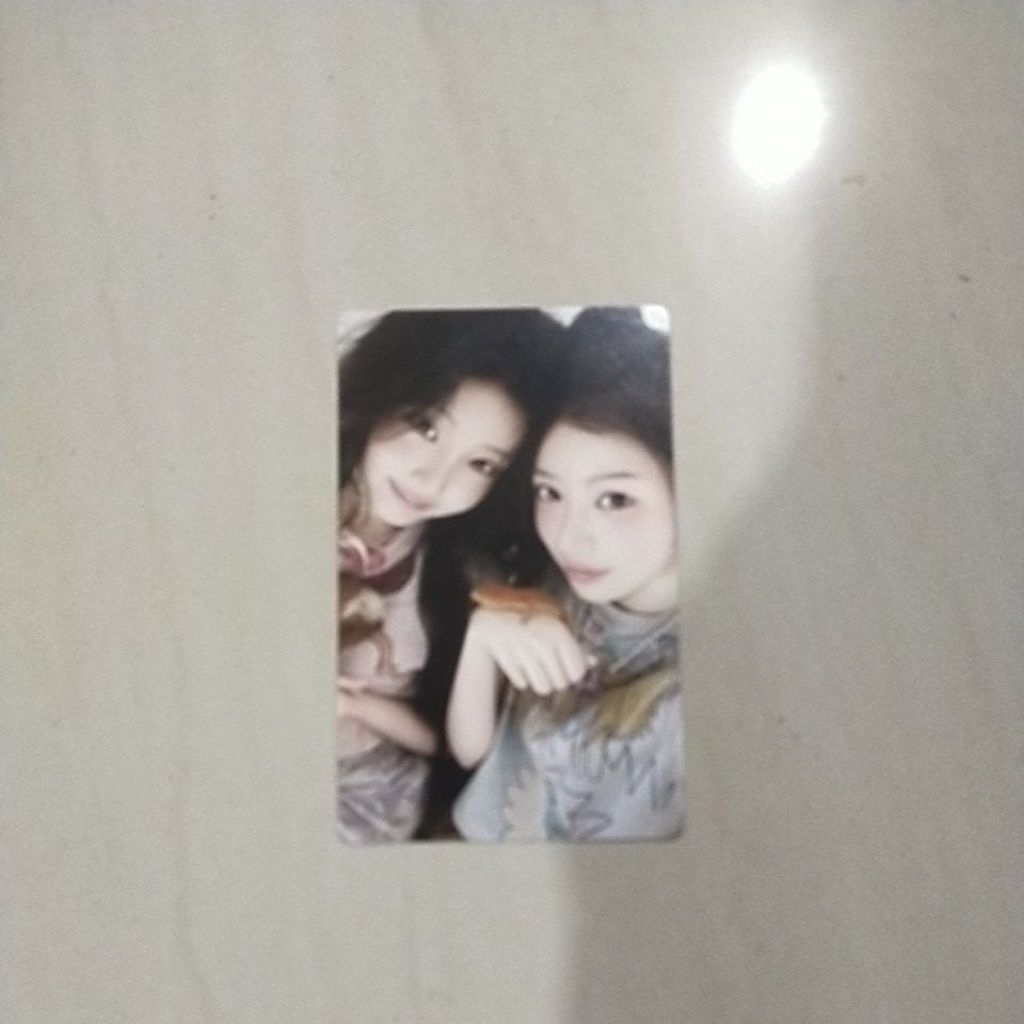 Photocard official illit wonhee dan moka (mamihlapinatapai)
