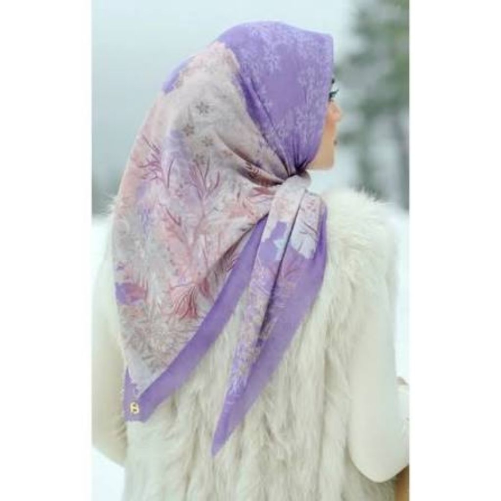 harga 275k. preloved VVGV Disney Frozen willow BUTTONSCARVES buttonscarve BS disney button scarf sca
