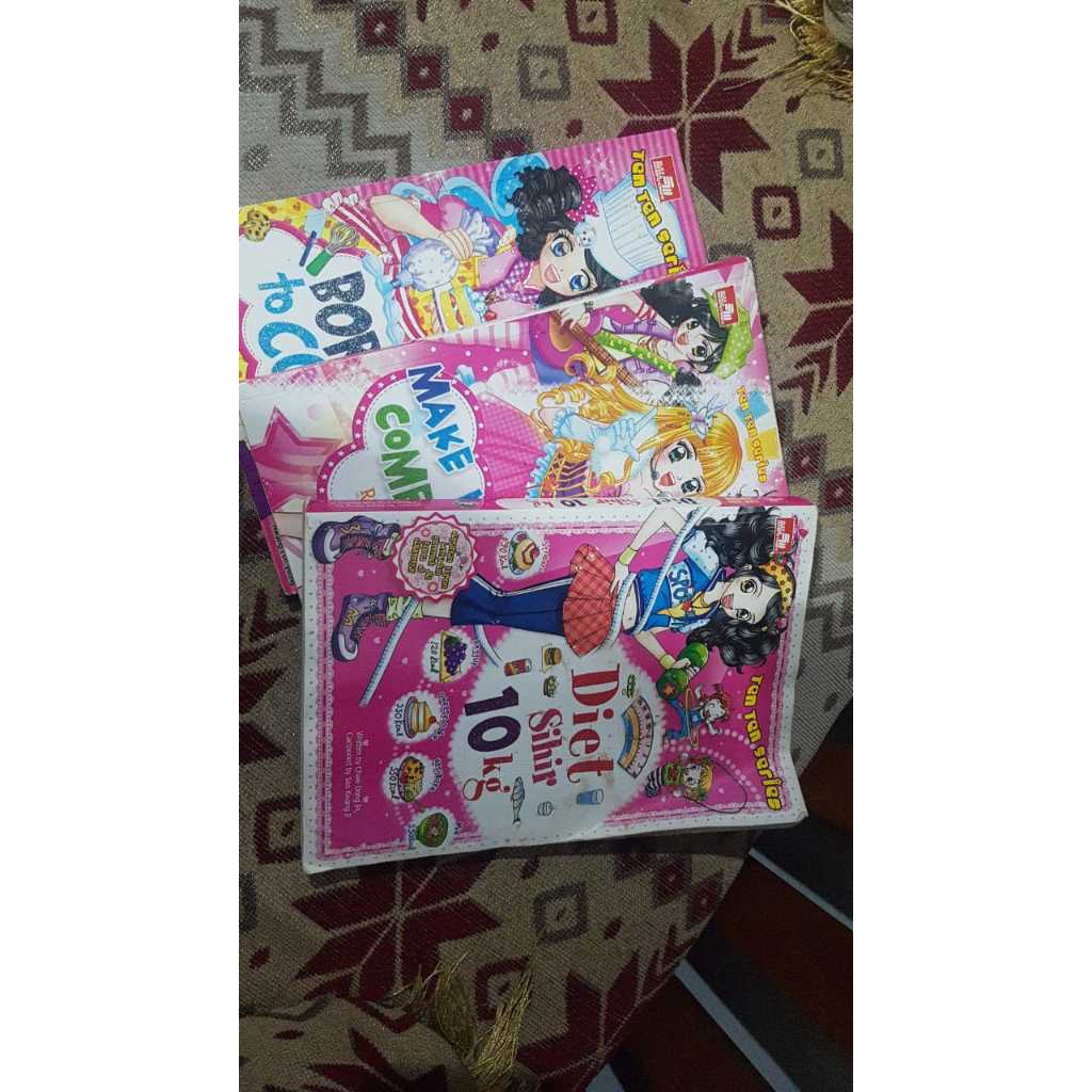 Buku Bacaan komik "Ten Ten Series comic"