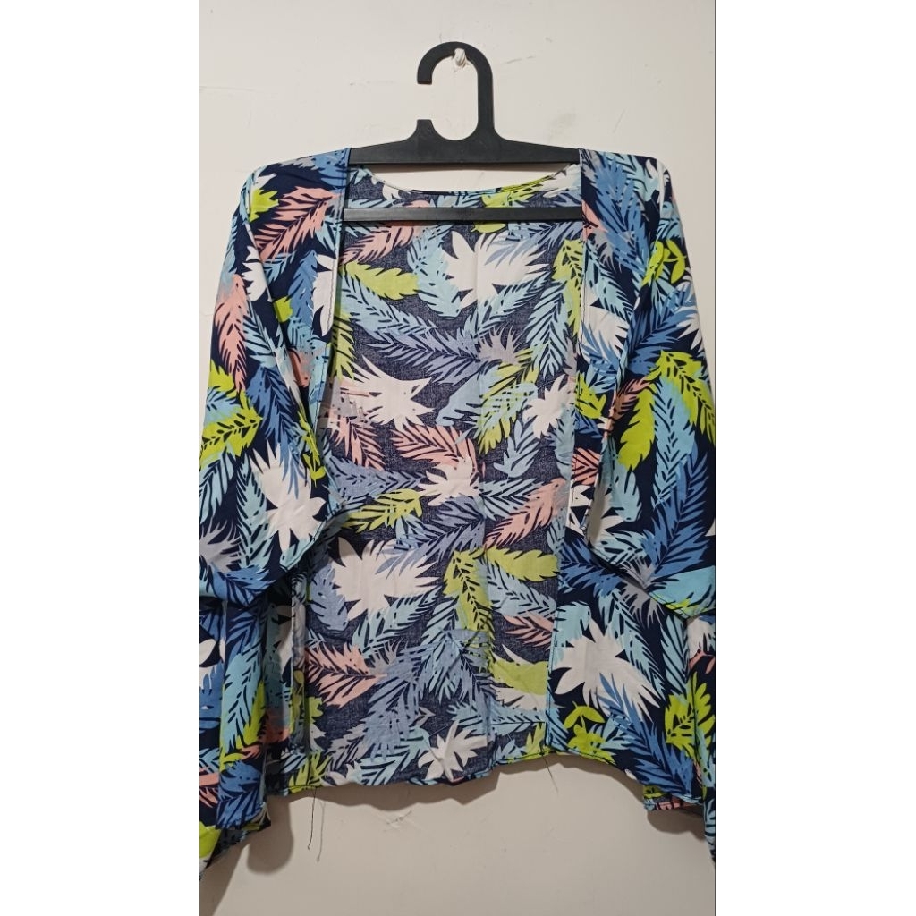 [preloved] outer pantai murah cardigan motif cewek oter biru pantai terbaru