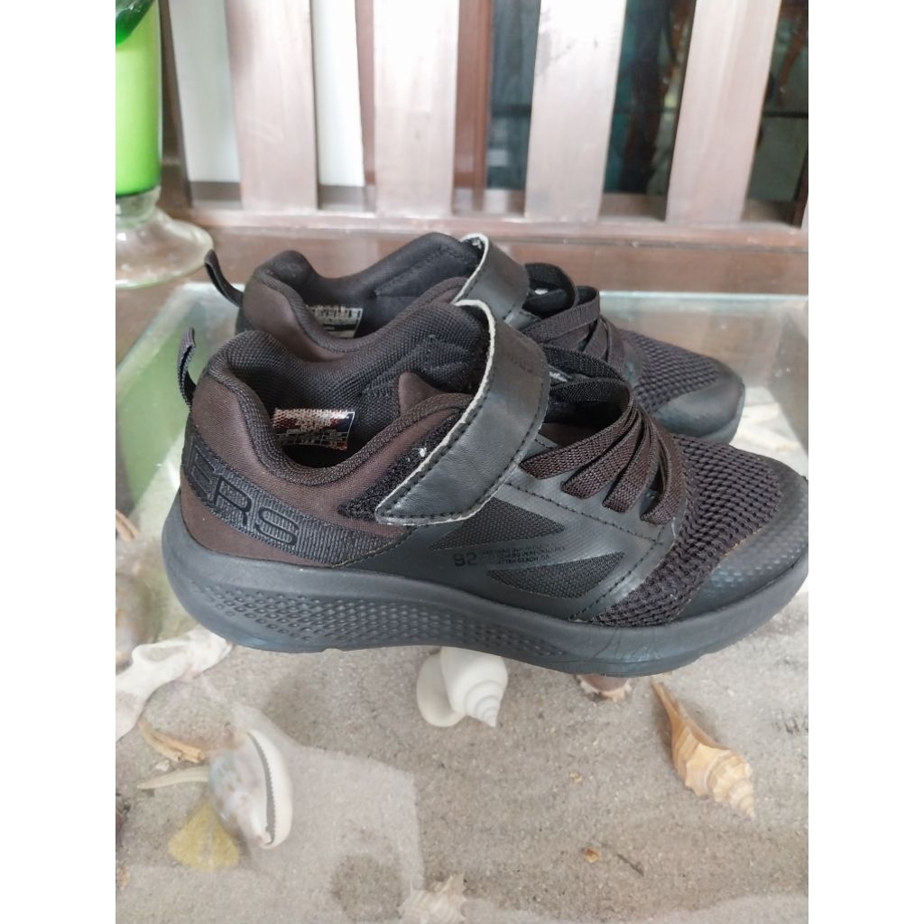 Sepatu Skechers Anak Perempuan Preloved (second)