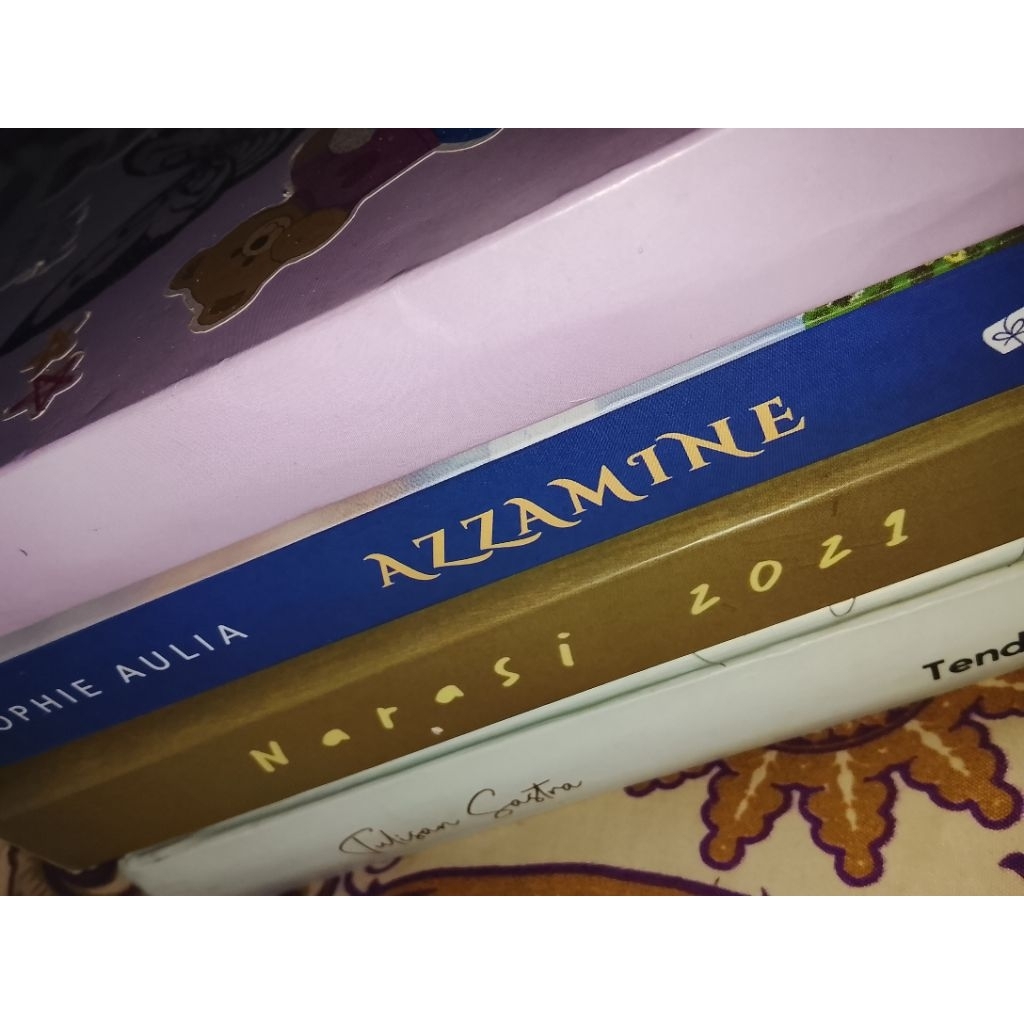 [PRELOVED NOVEL] Butterflies, Azzamine, Tulisan Sastra, Narasi
