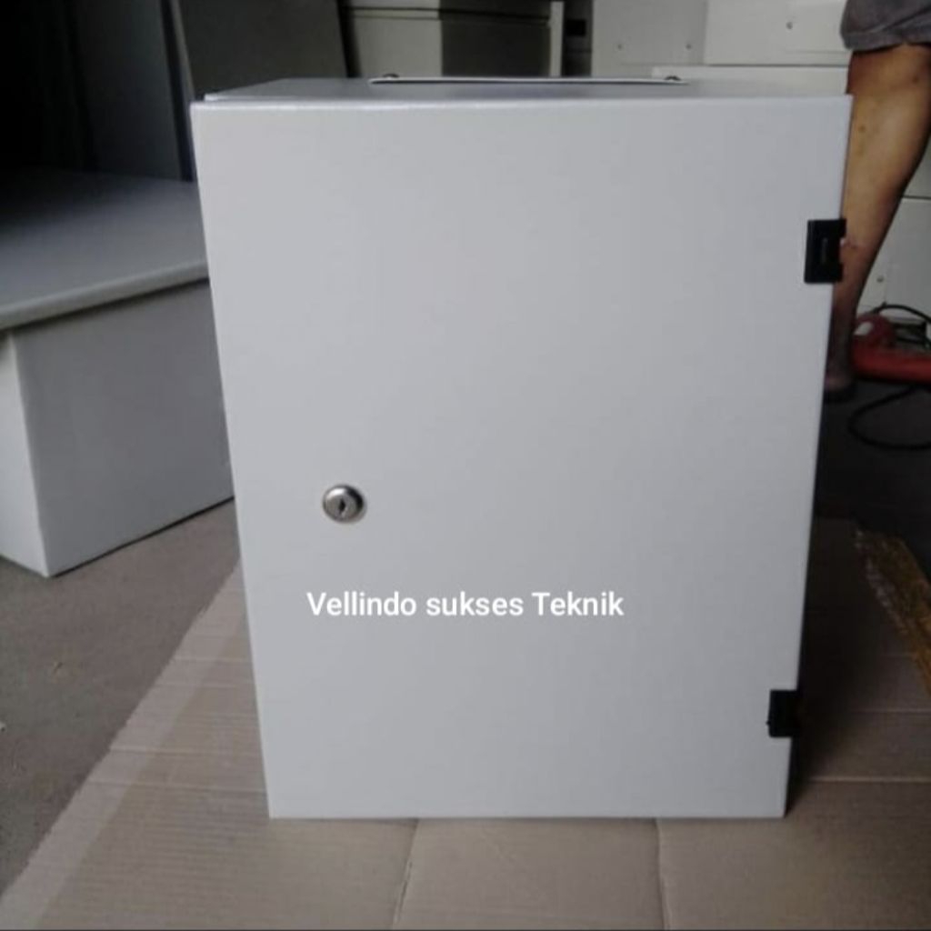 Box Panel Indoor TEBAL PLAT 1,2MM Ukuran 30x40x20cm pintu Luar