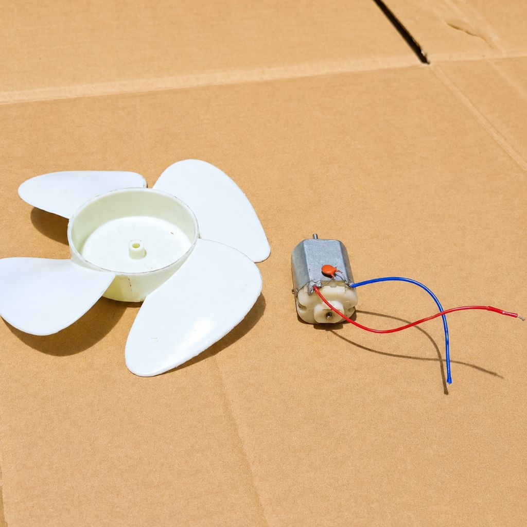 Dinamo Mini DC + Kabel + Kipas Jumbo 4 Baling-Baling – Siap Pakai