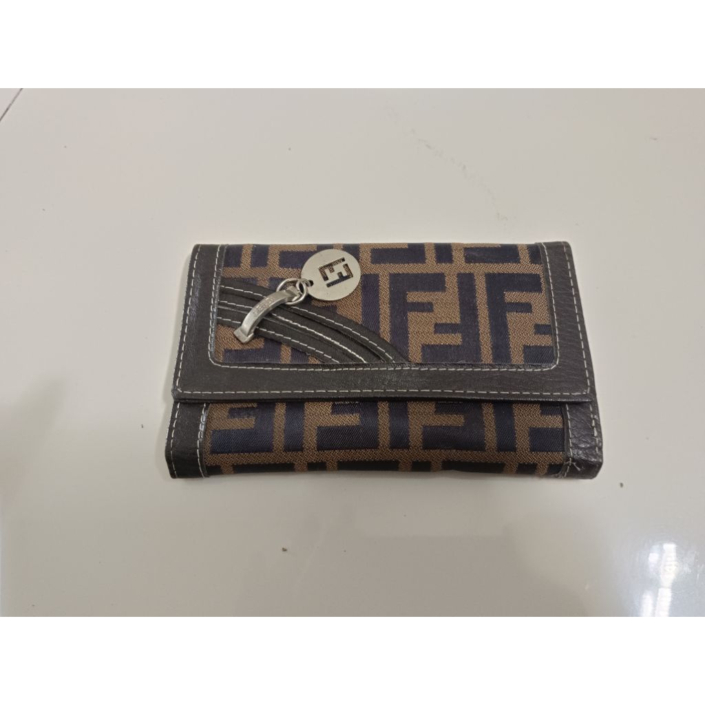 dompet fendi