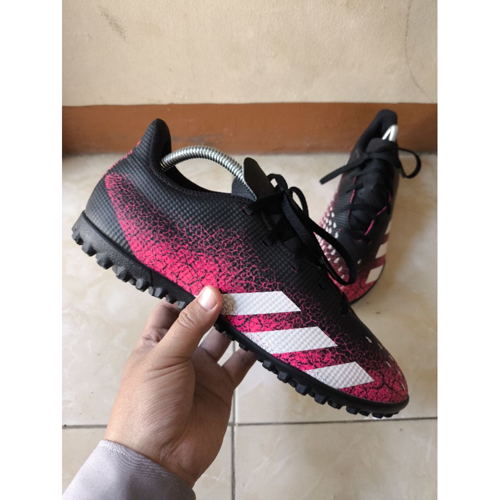 Sepatu Second Mini Soccer Adidas Predator ori sz 42