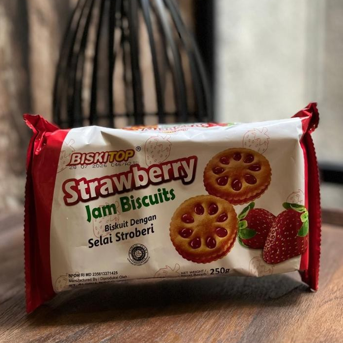 Biskitop Strawberry Biscuit/ Biscuit selai strawberry 250gr