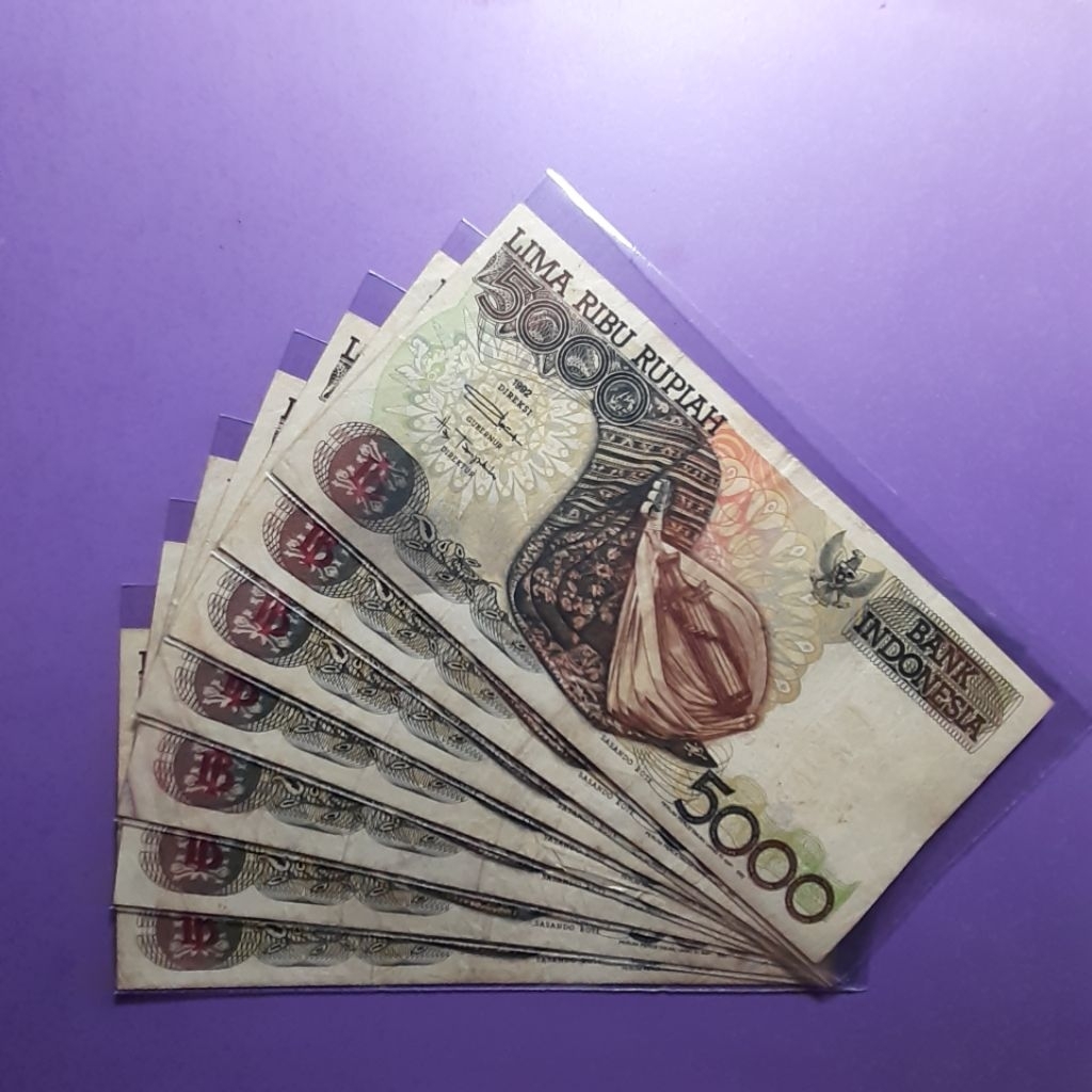 Uang kuno 5000 rupiah sasando tahun 1992