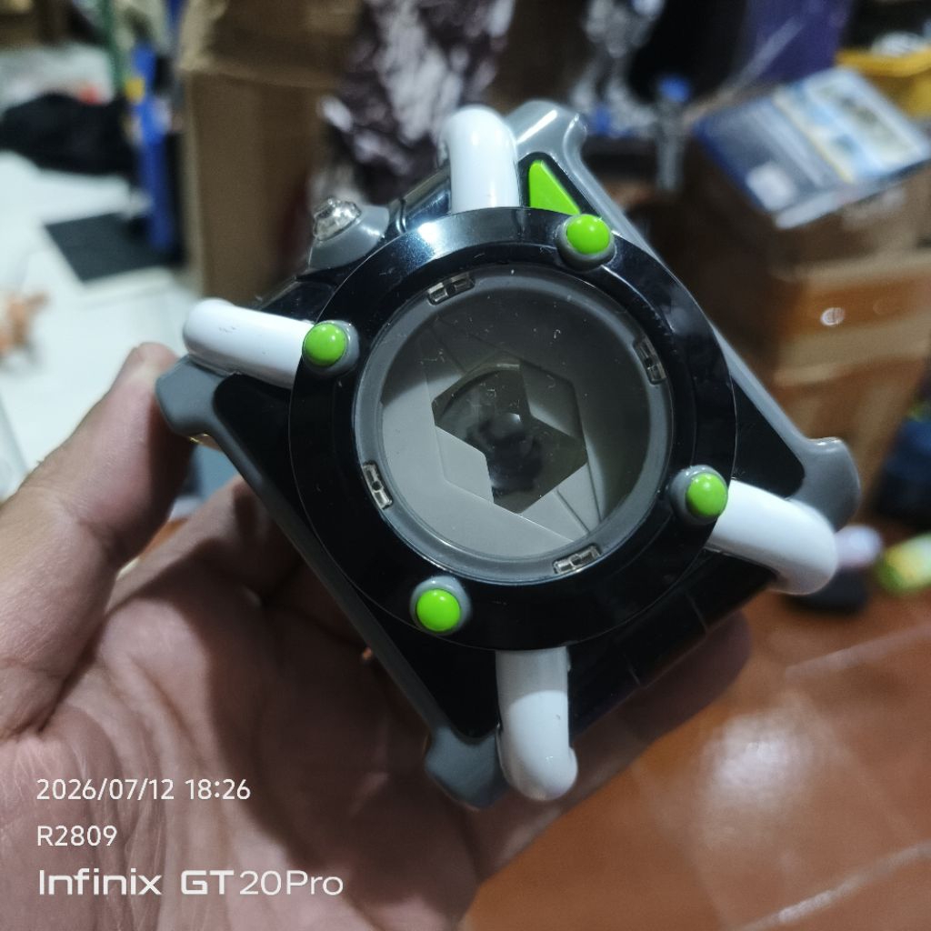 Ben 10 Omnitrix Deluxe playmates original