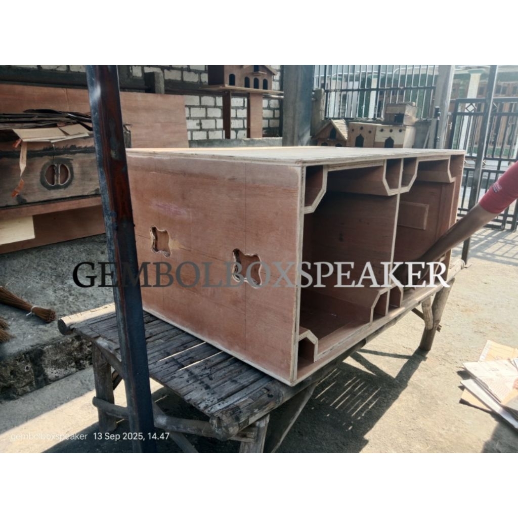 Box Speaker Subwoofer Planar 15 inch DOBEL
