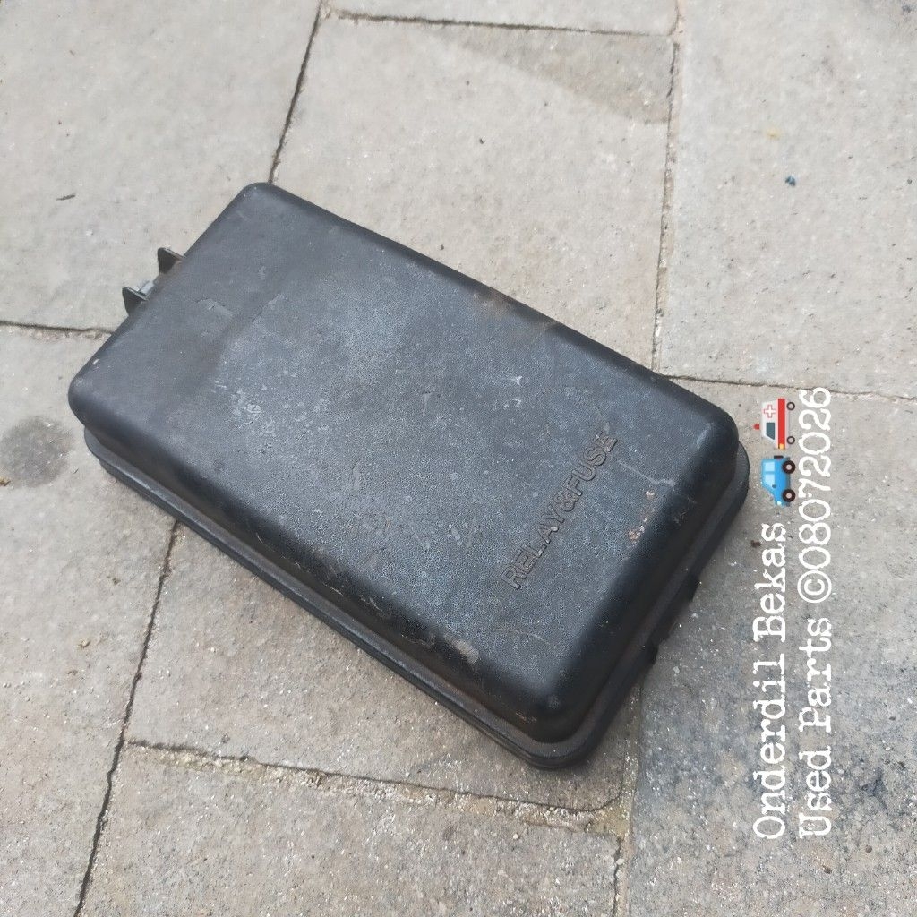 cover tutup fuse box mesin Toyota Corona absolute 1994
