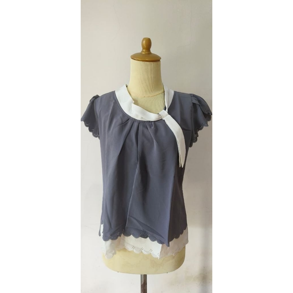 (preloved) blouse sifon abu putih