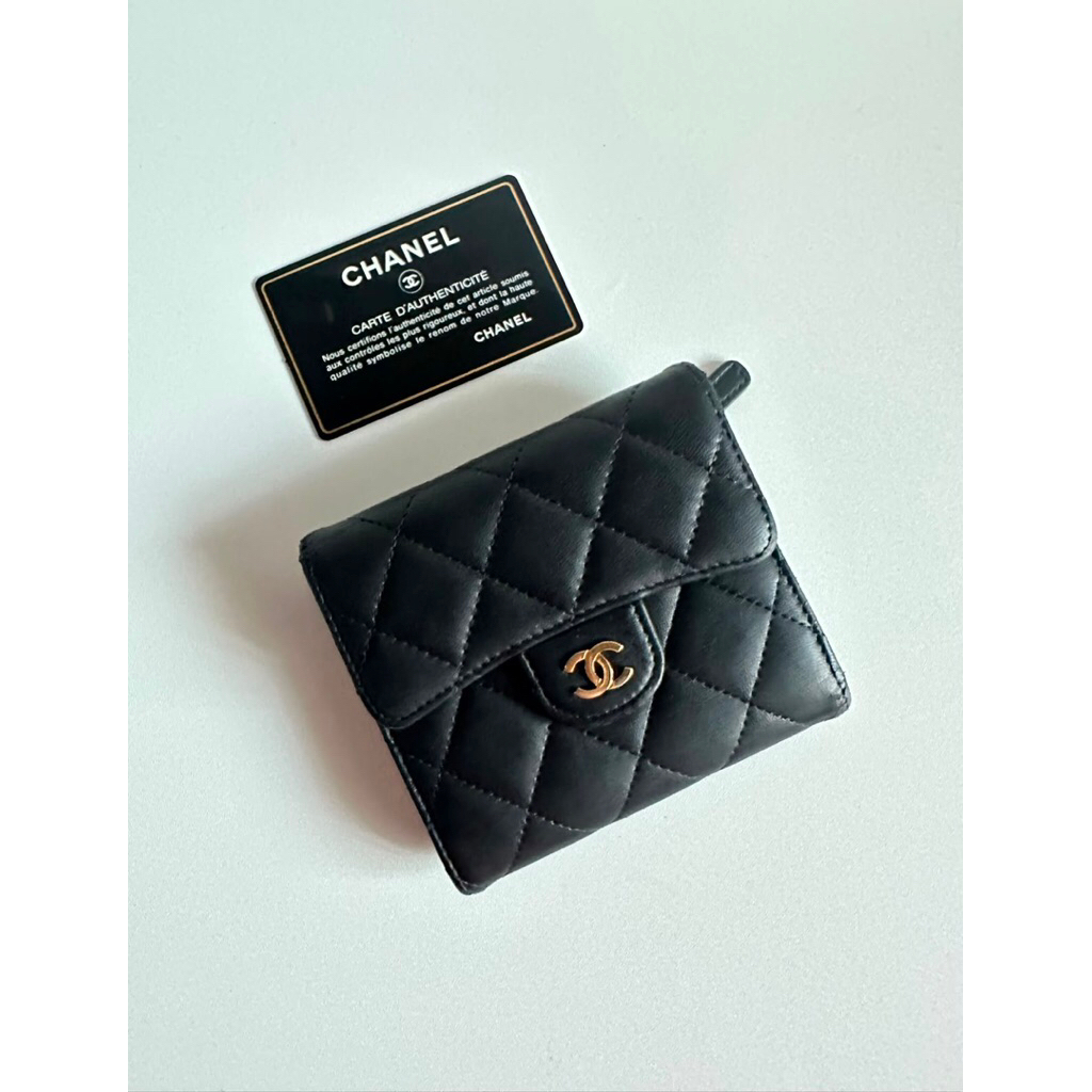 (PRELOVED) Chanel Lambskin Classic Compact Trifold Wallet Black 2019