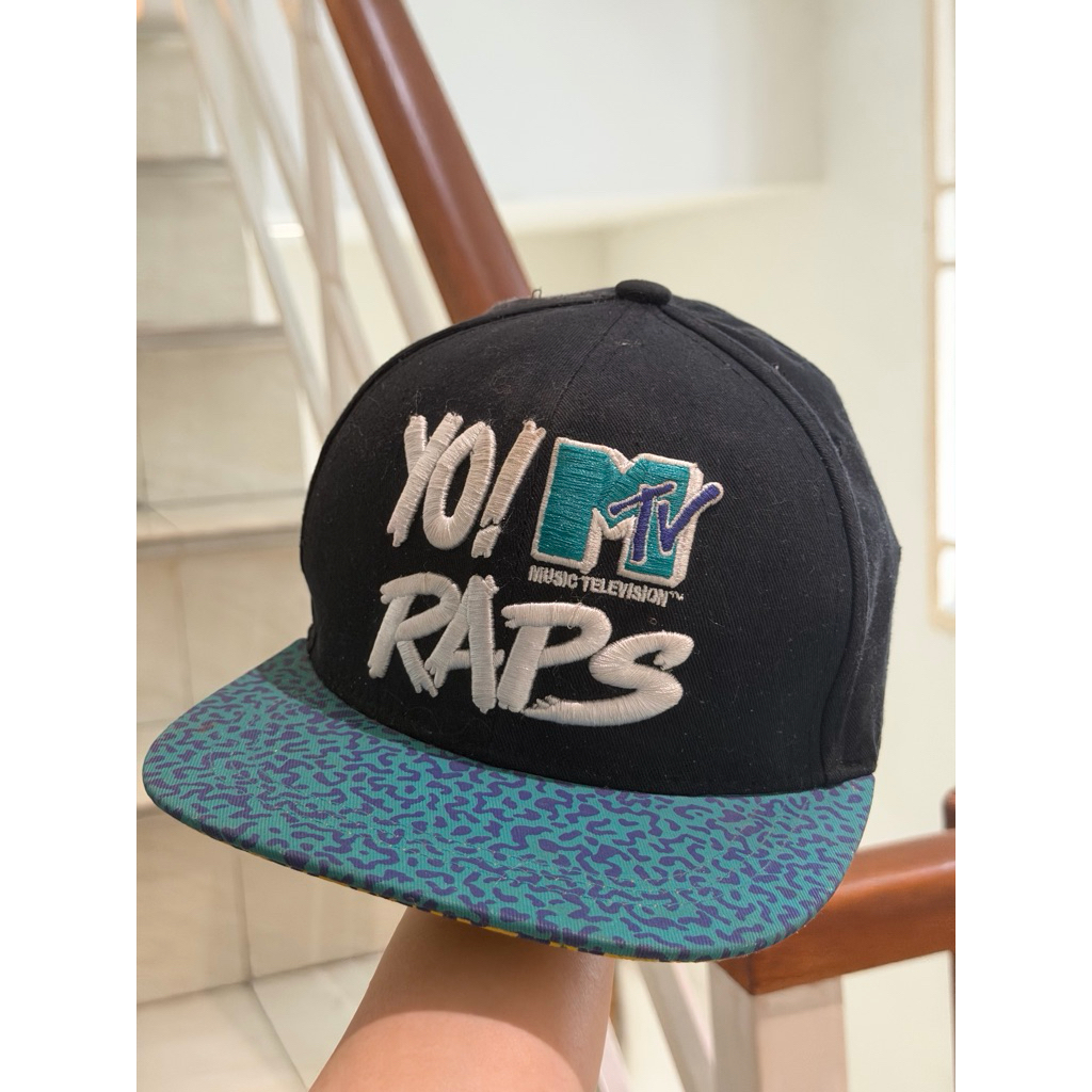 HM DIVIDED X MTV RAPS HAT TOPI UNISEX CAP
