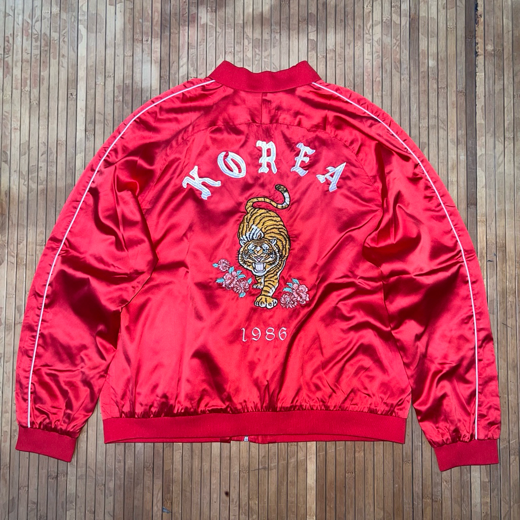 FOREVER 21 EMBROIDERY TIGER JAPANESE STYLE RED NYLON SUKAJAN JAPAN BOMBER JACKET