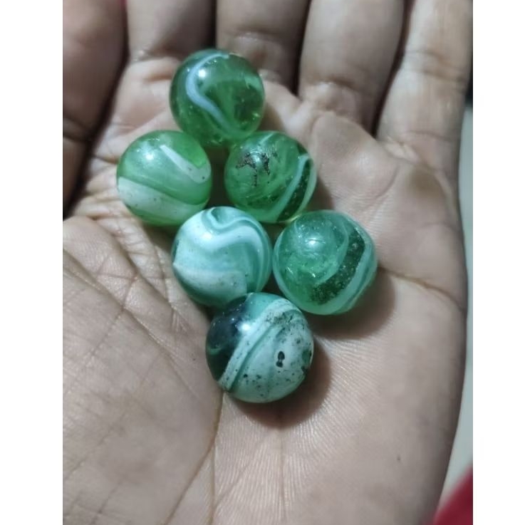 kelereng roster kaca hijau
