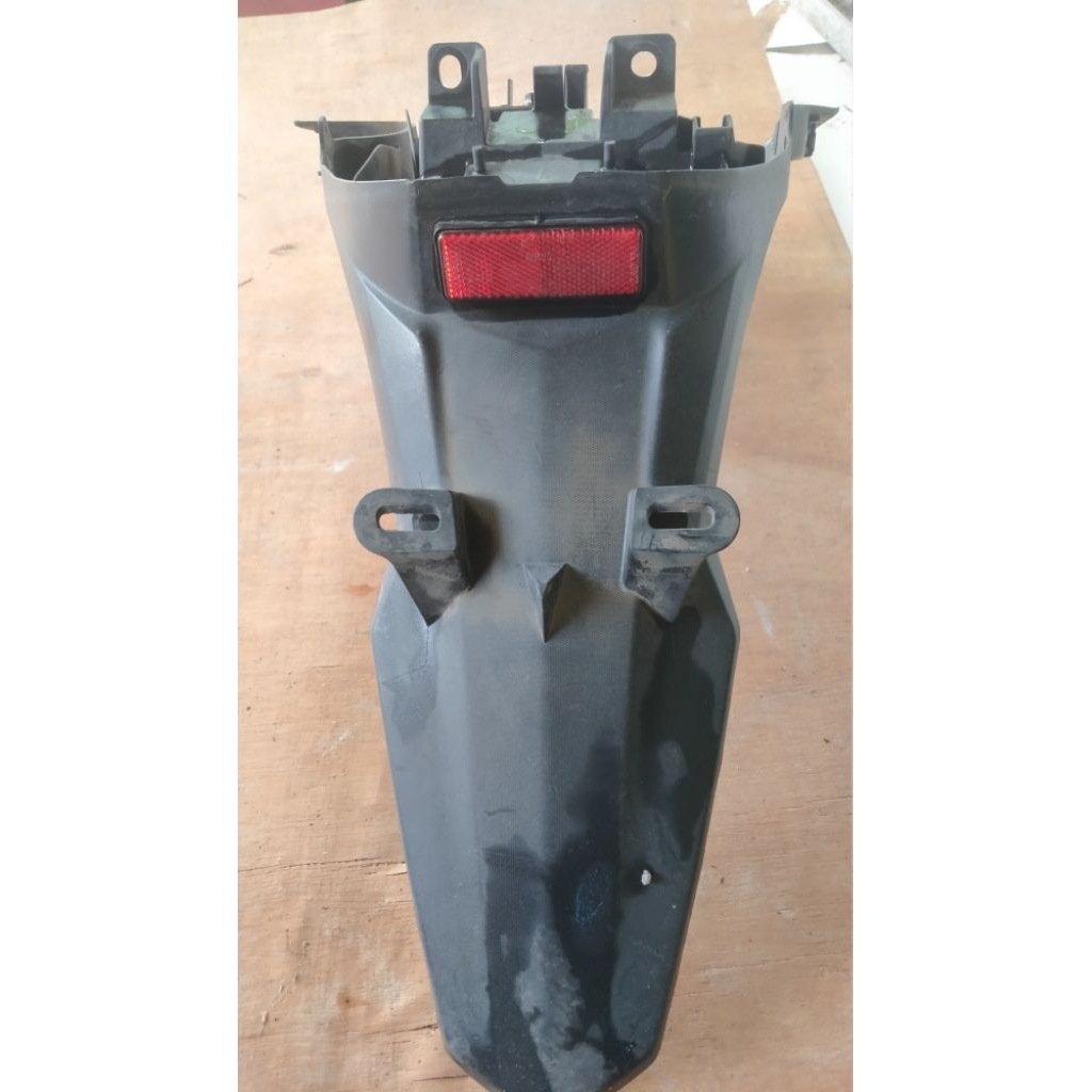 Spakbor belakang Lexi 125