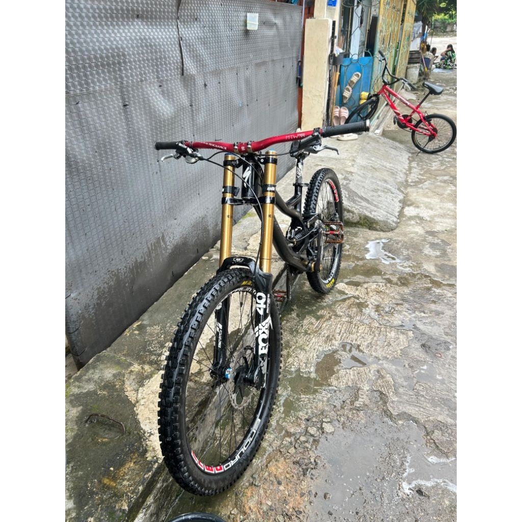 Sepeda Downhill Enduro Specialized Demo 8