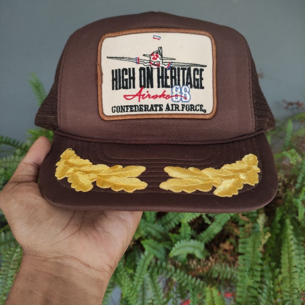 TOPI VINTAGE PATCH SCRAMBLED EGG TRUCKER
