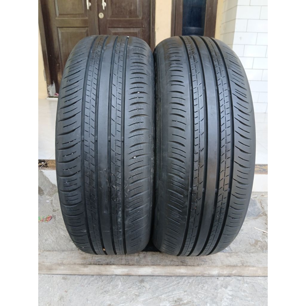 Ban Dunlop 215/60 R17