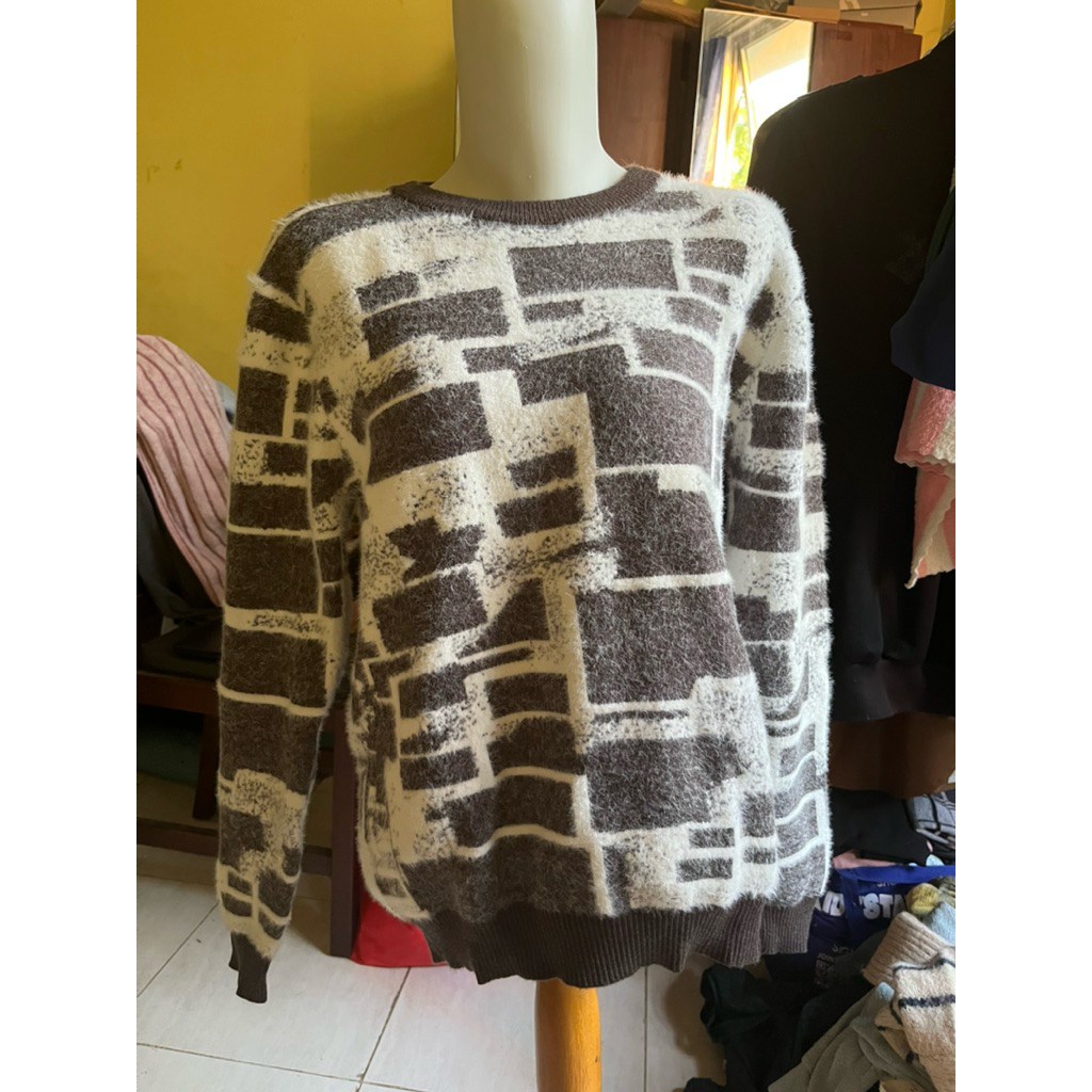 Sweater Fuzzy