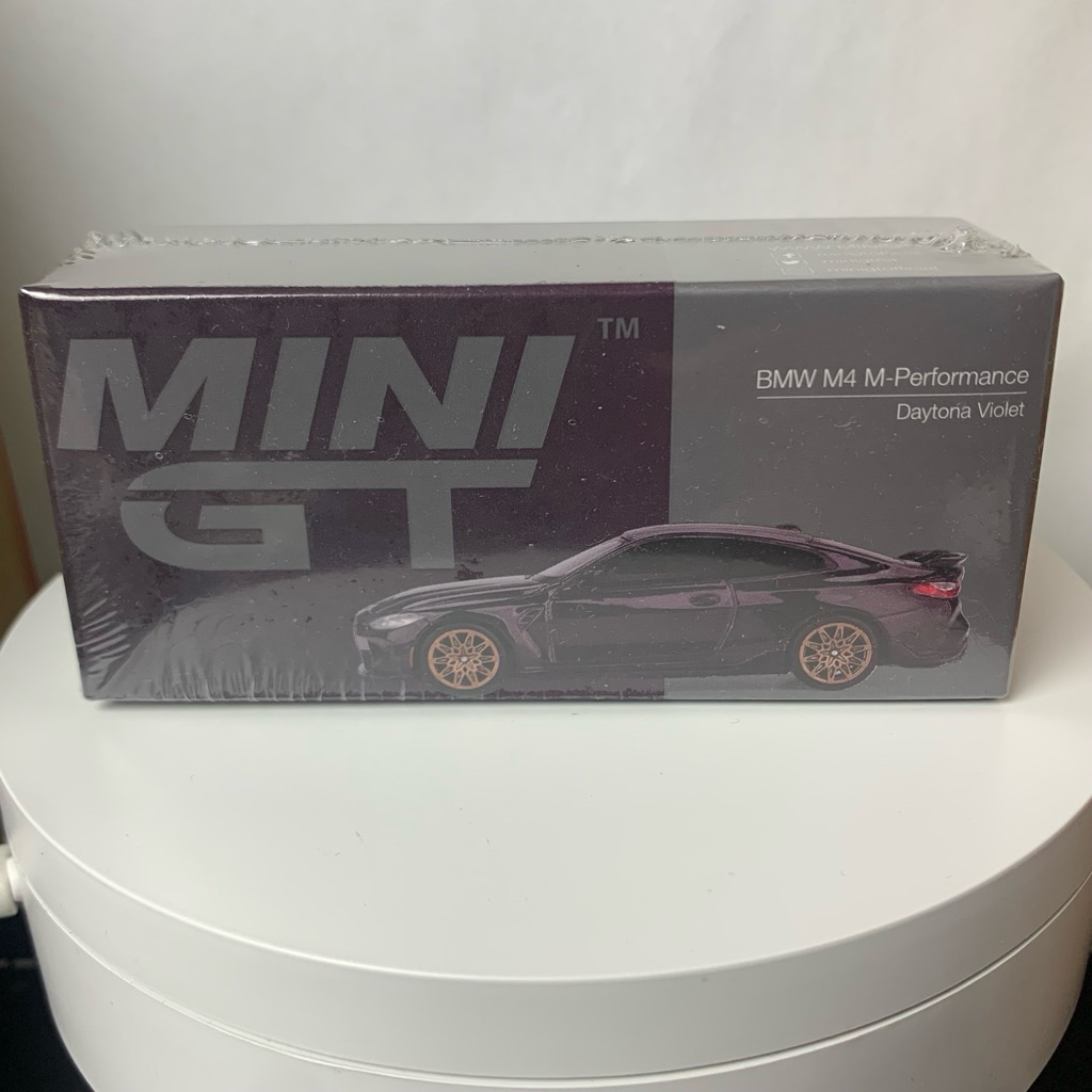 Mini Gt BMW M4 M Performance Daytona Violet