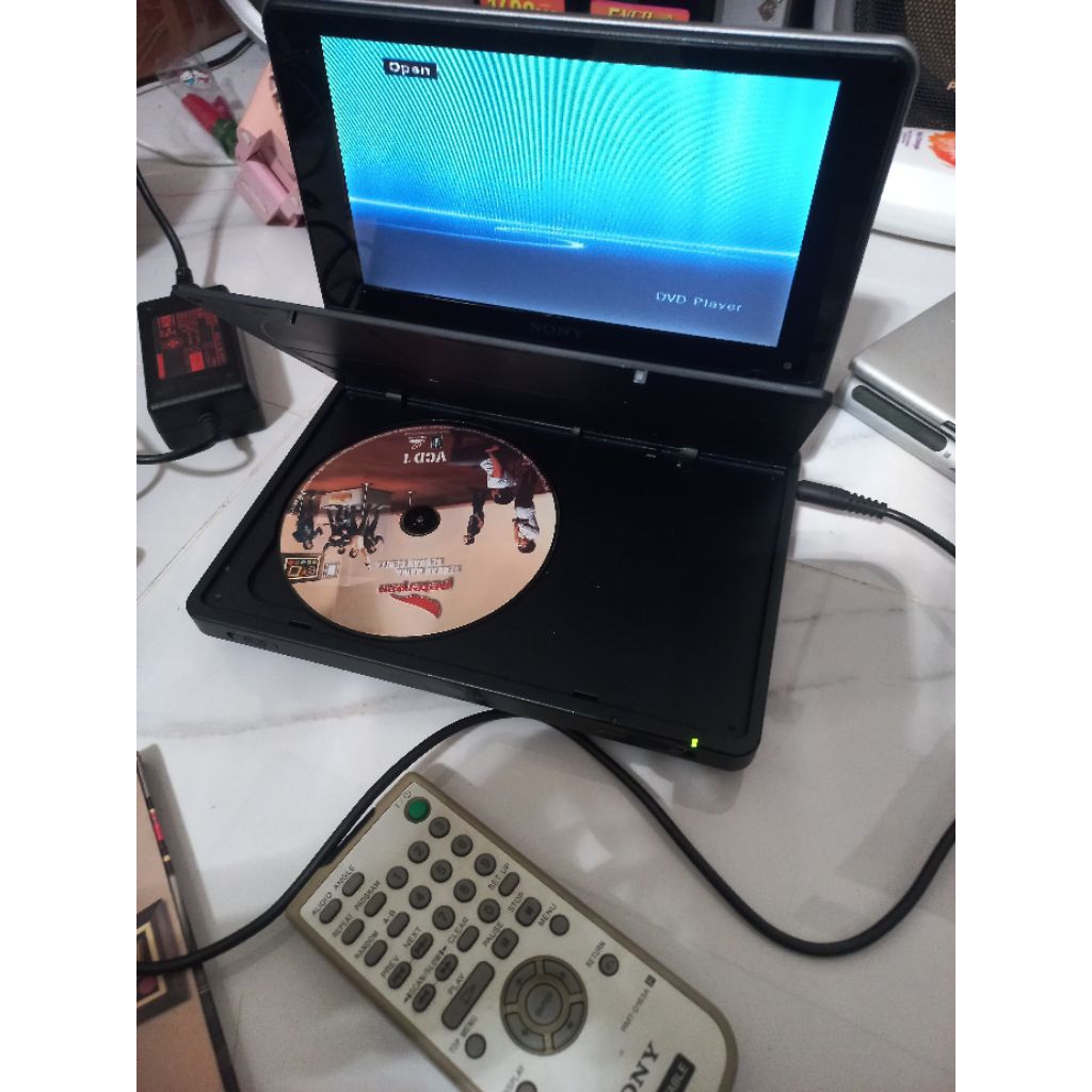 pemutar cd dvd - sony - portable cd/dvd player - DVP-FX810