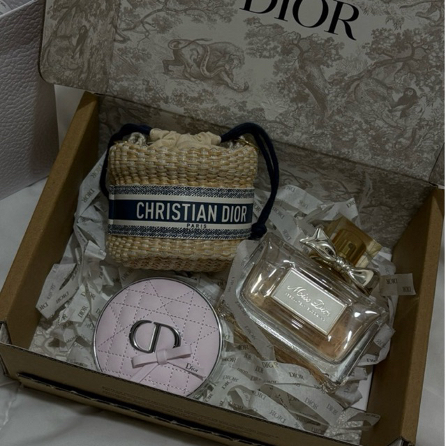 preloved dior absolutely blooming parfume cushion case coquette limited pink bow vip gift rattan