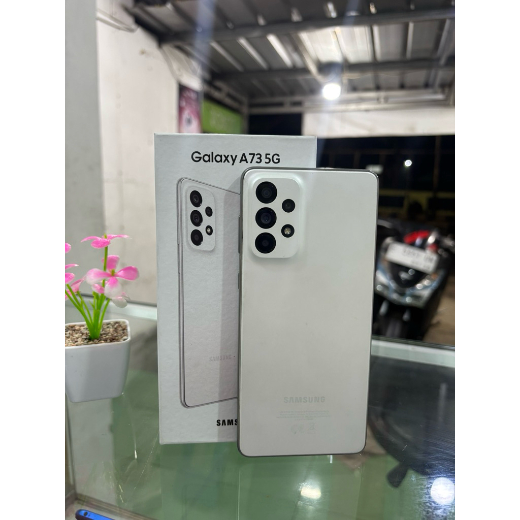 Samsung GalaxyA73