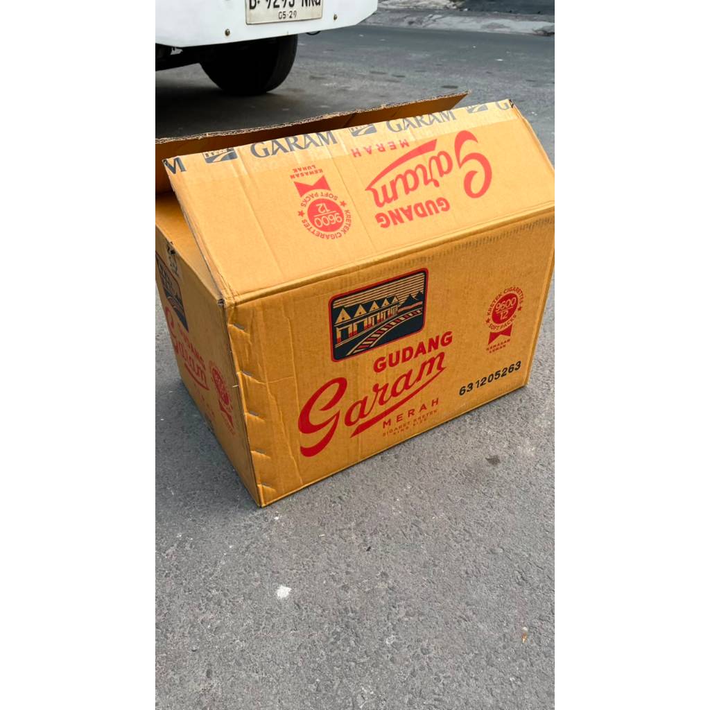 GUDANG GARAM MERAH 2 PLAY ( GG MERAH ) UK 56 X 38 X 37 KONDISI BEKAS LAYAK PAKAI ATAU/MASIH BAGUS.