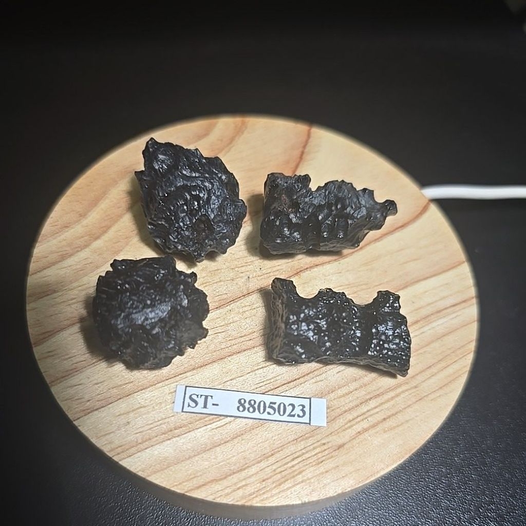 SATAM METEORITE TEKTITE ROUGH BATU ASLI