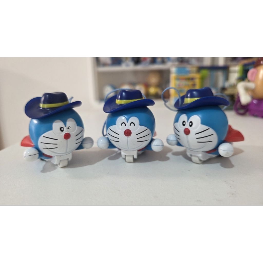 preloved figure doraemon topi